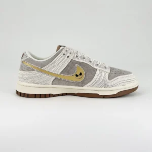 Nike SB Dunk Low Supreme